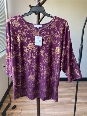 Emily Daniels scoop neck top 3 quarter sleeve  metallic floral print size 2X